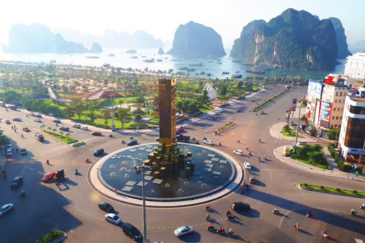 Thành phố Hạ Long là thành phố đầu tiên của Việt Nam nhận Giải thưởng Thành phố bền vững về môi trường của các nước ASEAN