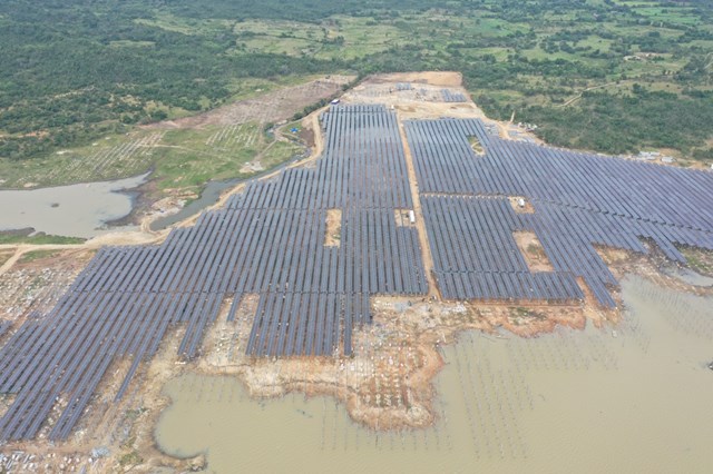 Nhà máy điện mặt trời Thiên Tân 1.2 nằm tại xã Phước Hà, xuyện Thuận Nam, tỉnh Ninh Thuận có công suất 100 MWp.