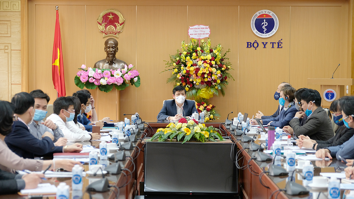  Bộ Y tế làm việc với đại diện Tổ chức Y tế Thế giới (WHO) và Quỹ Nhi đồng Liên Hiệp Quốc (UNICEF) tại Việt Nam về vắc xin phòng COVID-19. 