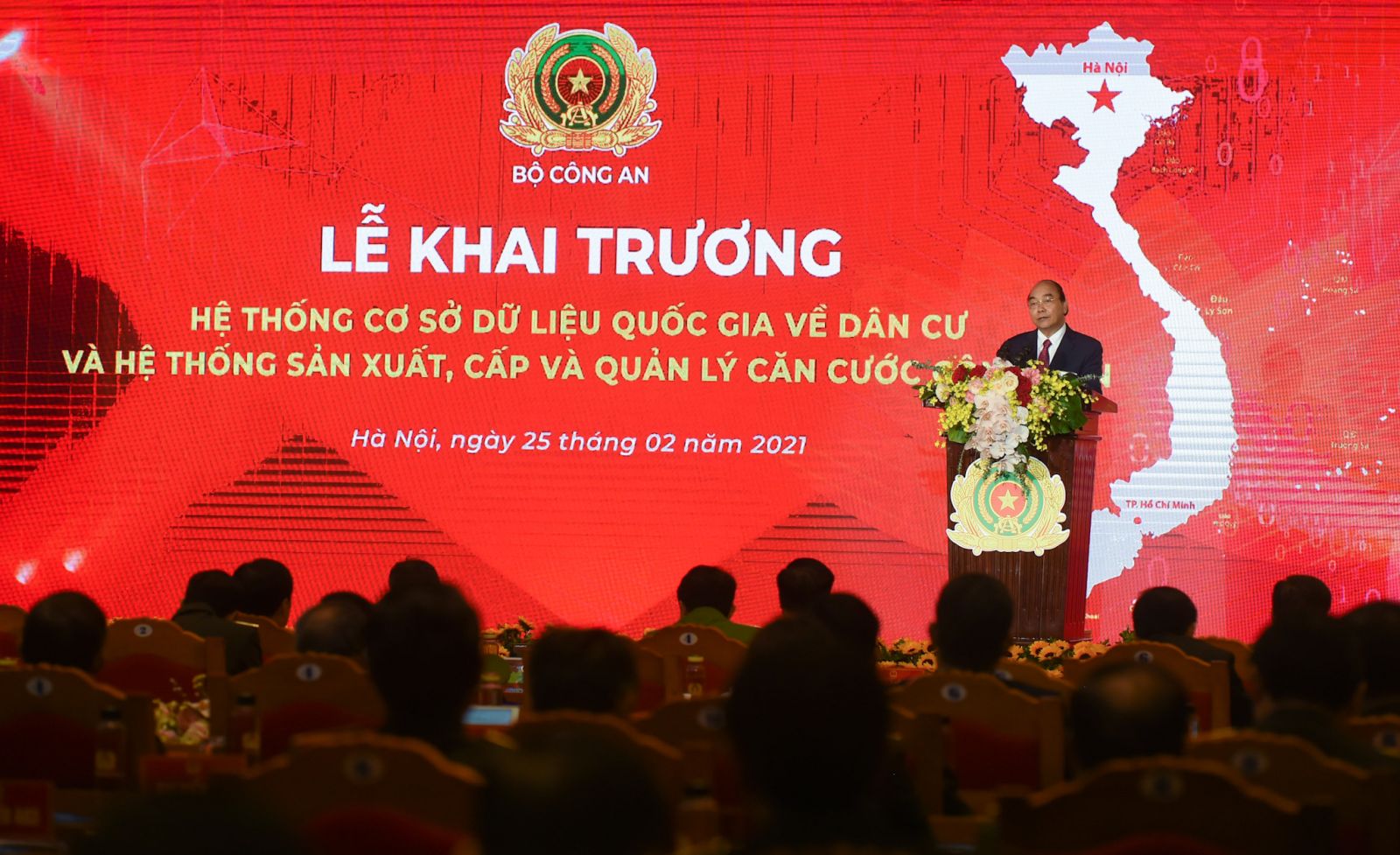 Thủ tướng Nguyễn Xuân Phúc phát biểu tại lễ khai trương Hệ thống Cơ sở dữ liệu quốc gia về dân cư và Hệ thống Sản xuất, cấp và quản lý căn cước công dân