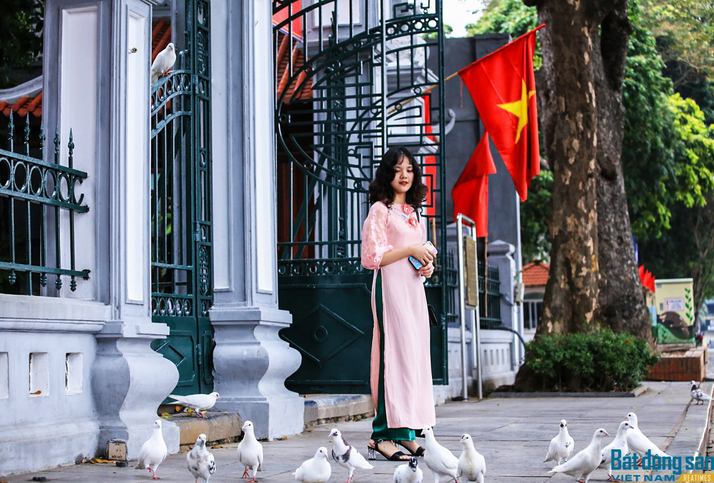 Thủ đô Hà Nội vắng lặng, bình yên ngày mùng 1 Tết