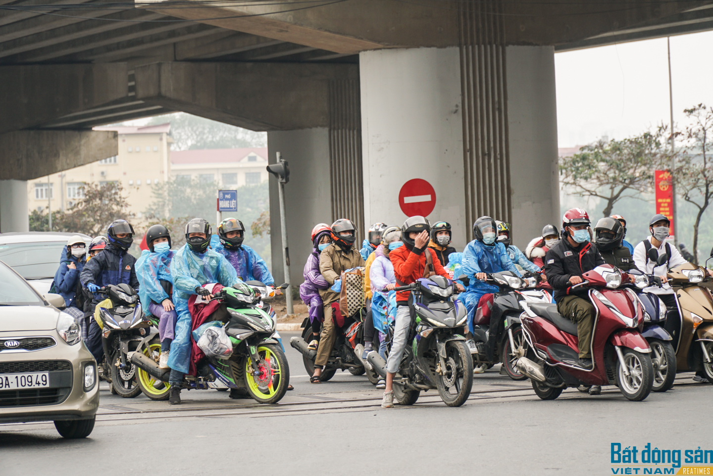 Người dân hối hả trở về Thủ đô Hà Nội sau kỳ nghỉ Tết âm lịch