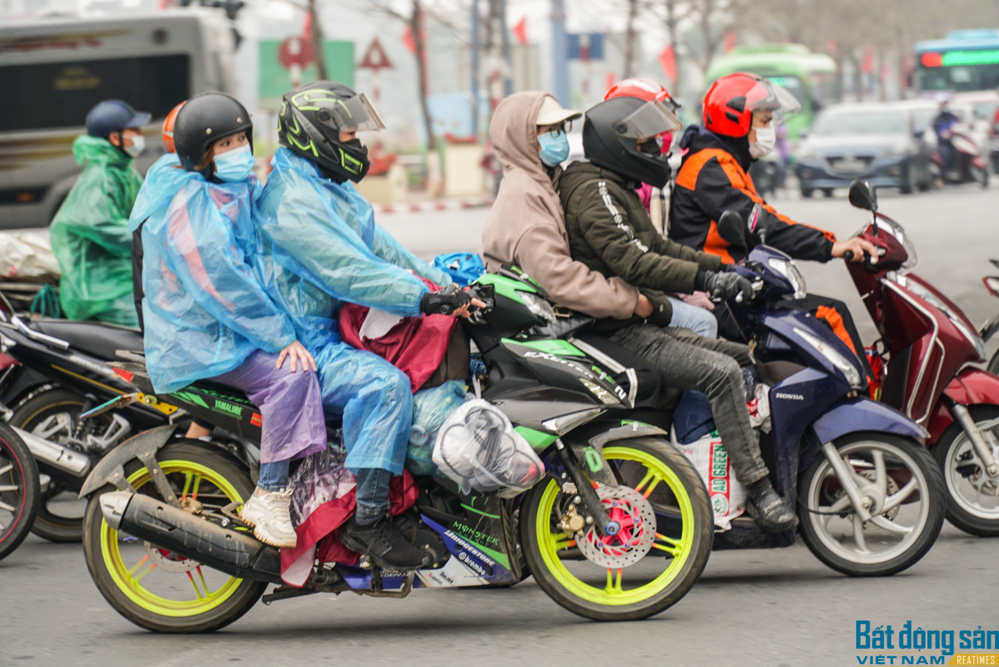 Người dân hối hả trở về Thủ đô Hà Nội sau kỳ nghỉ Tết âm lịch