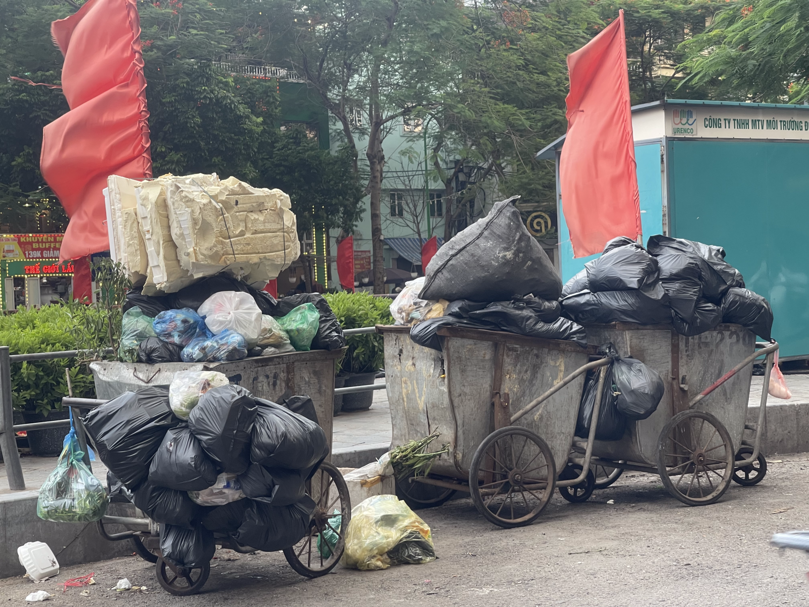 Xe rác ở Trần Đại Nghĩa.