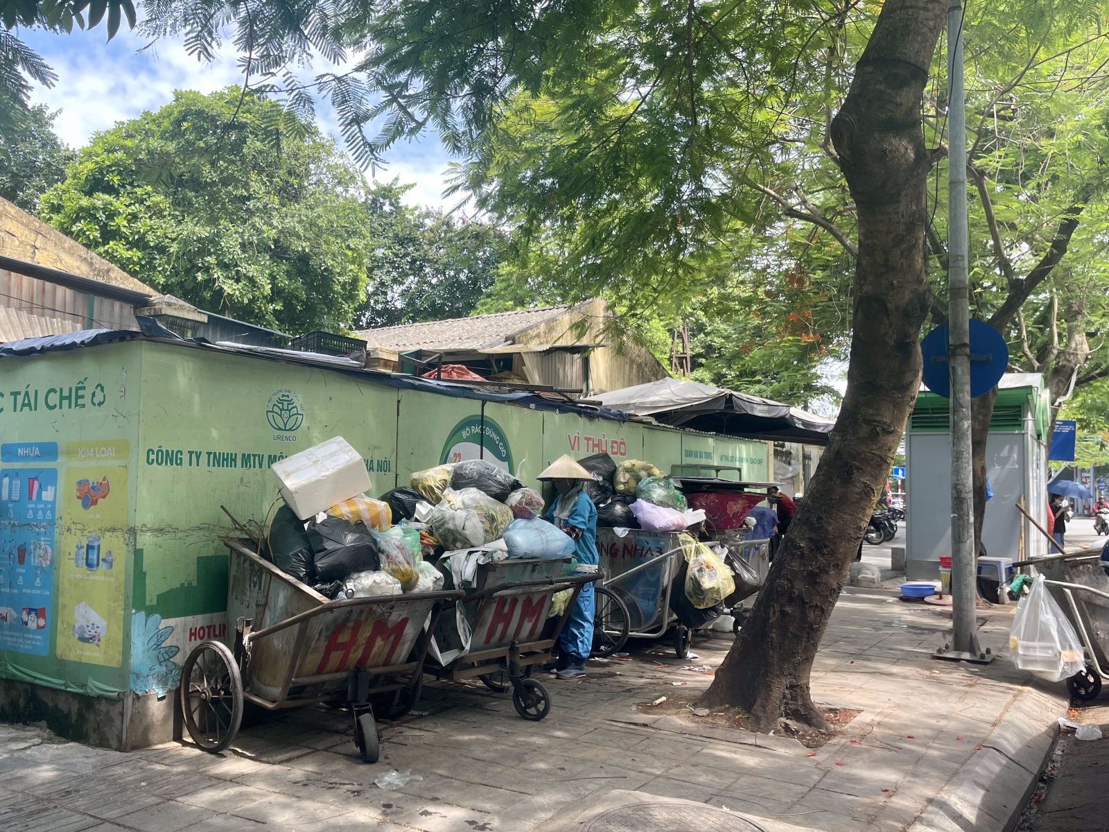Xe rác ở Trần Đại Nghĩa.