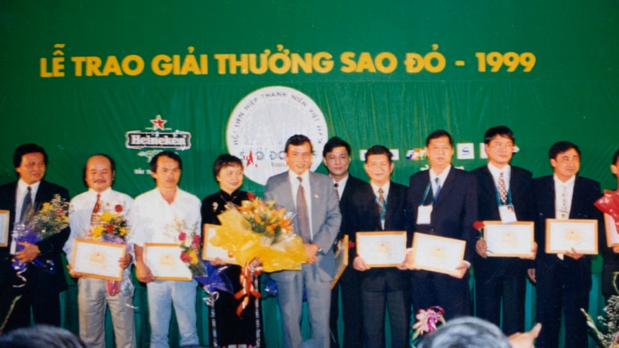 Giải thưởng sao đỏ 1999