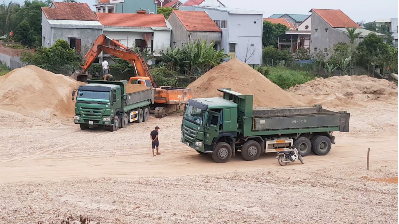 Dự án nạo vét hồ chứa nước Khe Bò ở huyện Đại Lộc đã bị doanh nghiệp lợi dụng để mang cát ra Thừa Thiên Huế bán 