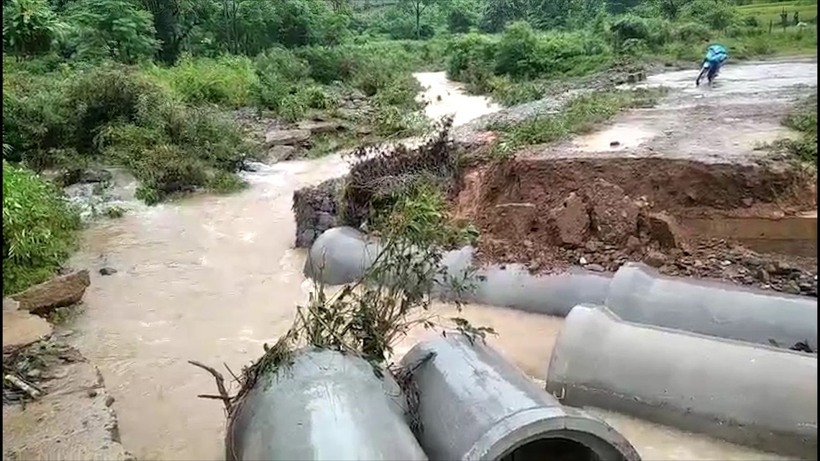 Cống tràn Sê Pu, tại bản Sê Pu, xã Hướng Lập, huyện Hướng Hóa, tỉnh Quảng Trị bị trôi