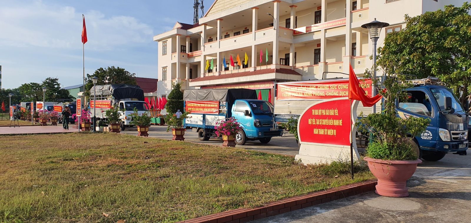 30 tấn lương thực, thực phẩm được người dân huyện Đại Lộc (Quảng Nam) gửi đến người dân TP. Đà Nẵng