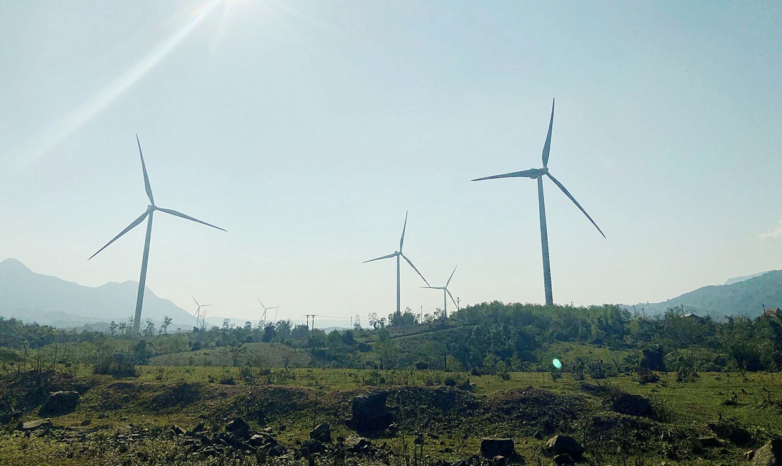 Những cánh đồng điện gió tại miền Tây Quảng Trị