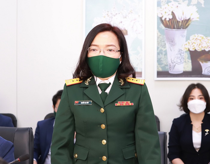 Bà Nguyễn Thị Thủy – Thành viên HĐQT MB cho biết MB mong muốn tiếp tục sát cánh cùng Bệnh viện điều trị người bệnh COVID-19 trong các chương trình tới.