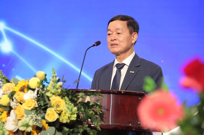  Chủ tịch HĐQT MB - ông Lê Hữu Đưc phát biểu trong kỳ họp