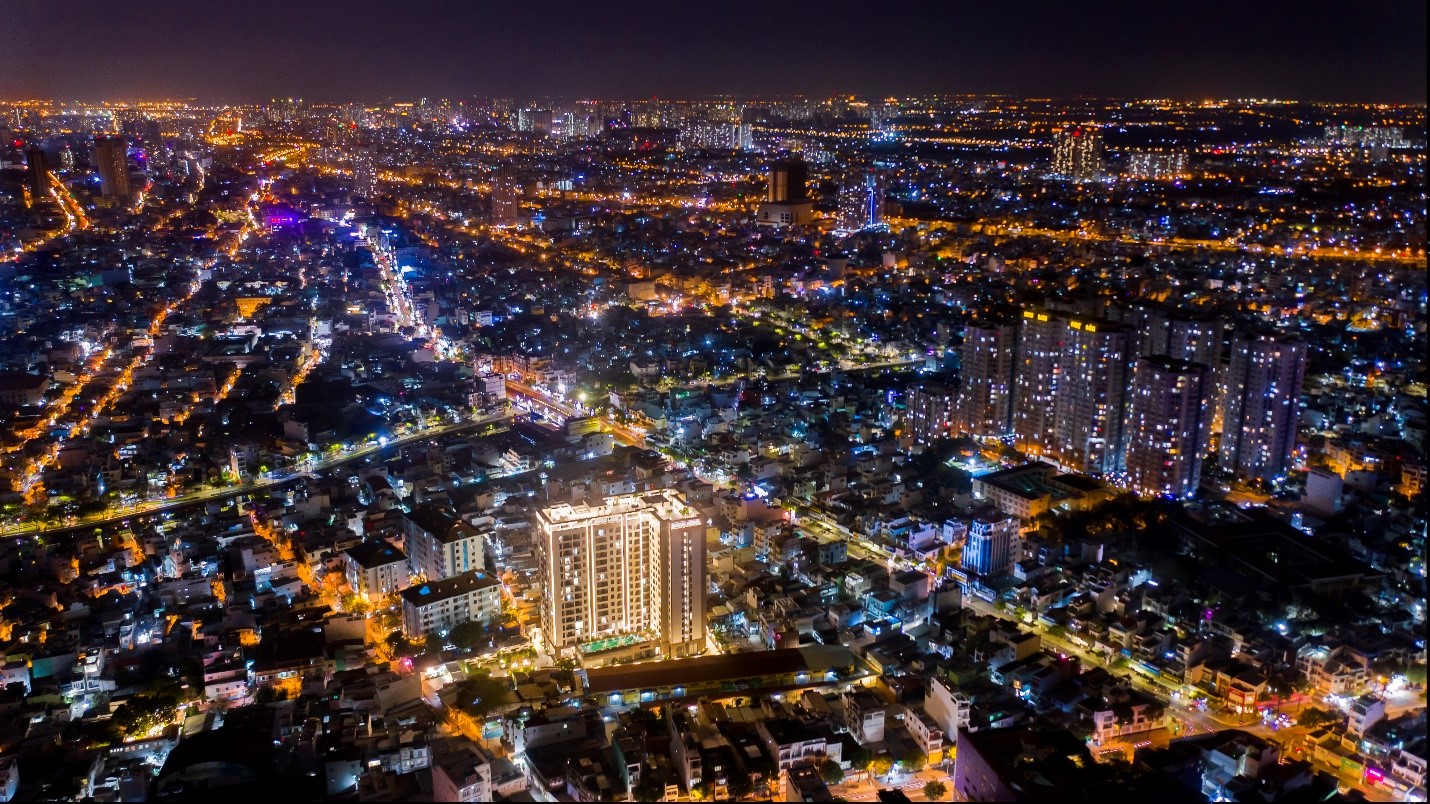 Saigon Asiana thắp sáng cả một khu vực tại đường Nguyễn Văn Luông (Quận 6)