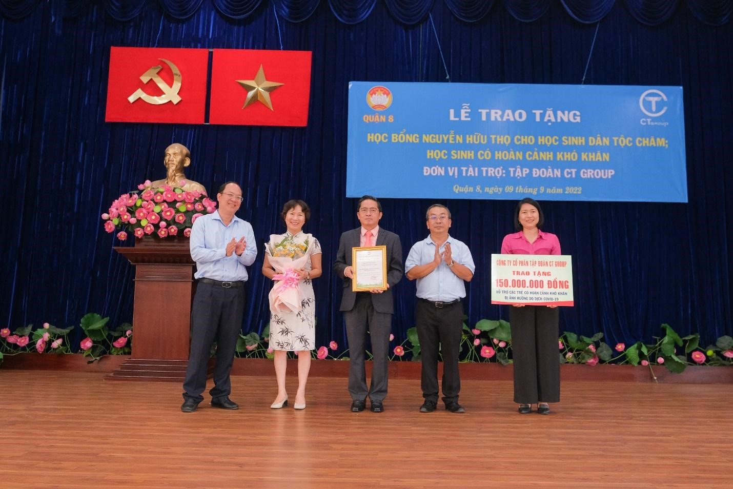 CT Group trao học bổng