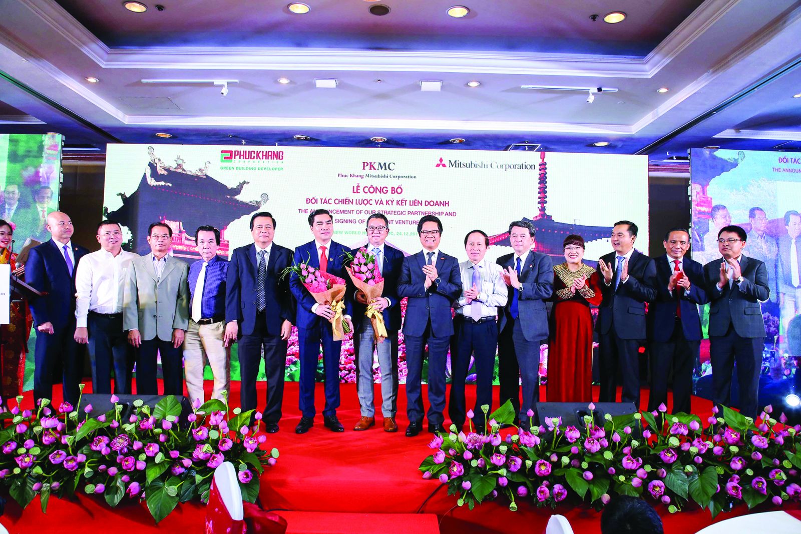 Ban lãnh đạo Phuc Khanh Corporation và Ban lãnh đạo Mitsubishi Corporation cùng các cấp lãnh đạo trung ương và các đối tác trong buổi ký kết liên doanh