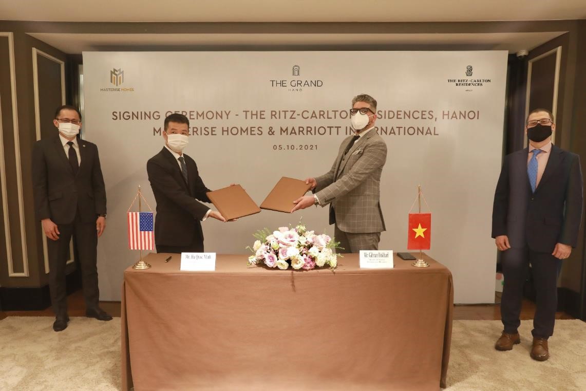 Tháng 10/2021, Masterise Homes và Marriott International chính thức hợp tác mang dự án Khu căn hộ hàng hiệu Ritz-Carlton đến Hà Nội – ghi dấu sự xuất hiện lần đầu tiên của thương hiệu Ritz-Carlton ở Việt Nam.