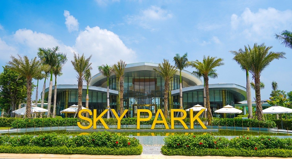 Công viên Sky Park nằm ngay vị trí trung tâm của khu đô thị Gem Sky World, nơi thường tổ chức các hoạt động kết nối cộng đồng.