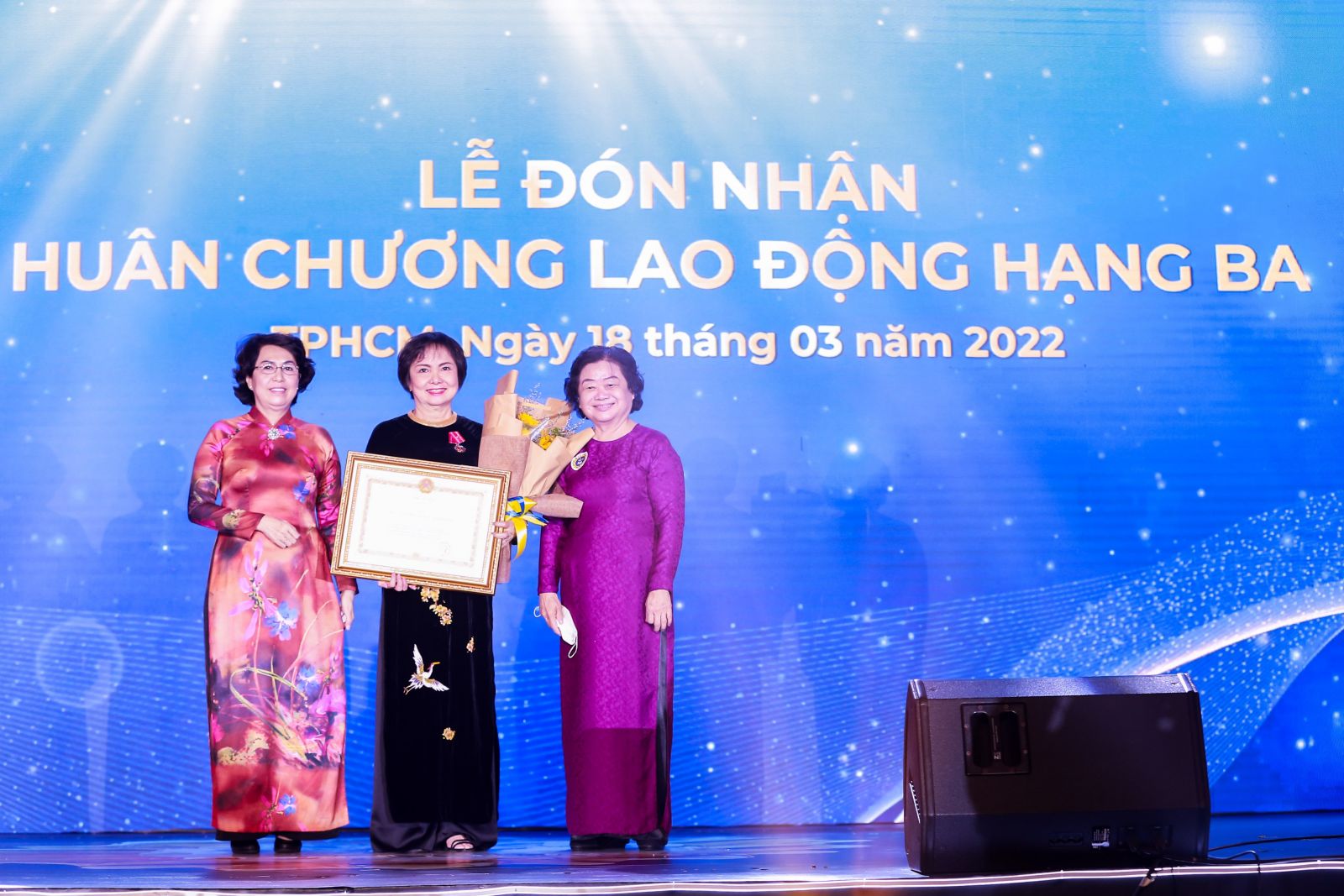 Bà Cao Thị Ngọc Dung vinh dự được Chủ tịch nước trao tặng Huân chương lao động Hạng Ba