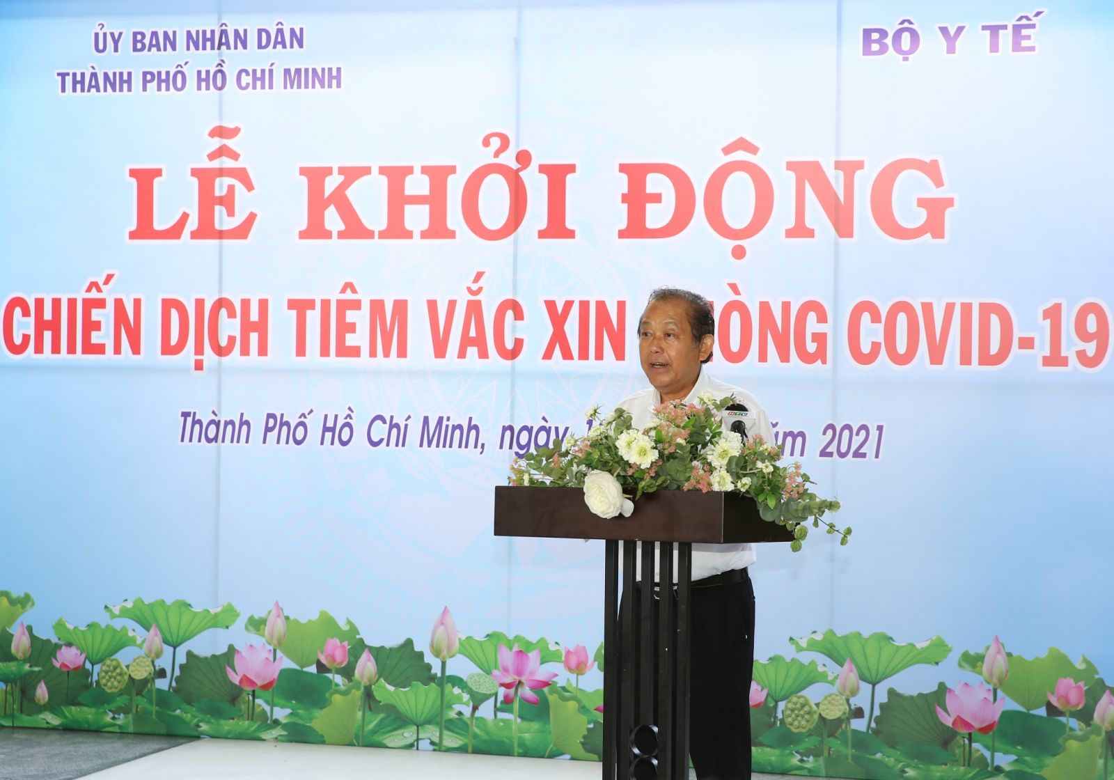 Phó Thủ tướng Thường trực Chính phủ Trương Hòa Bình phát biểu tại lễ Khởi động Chiến dịch tiêm vaccine phòng Covid-19.