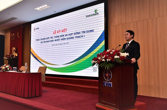 Ông Nghiêm Xuân Thành – Ủy viên BCH Trung ương Đảng, Bí thư Đảng ủy, Chủ tịch HĐQT Vietcombank phát biểu tại buổi lễ