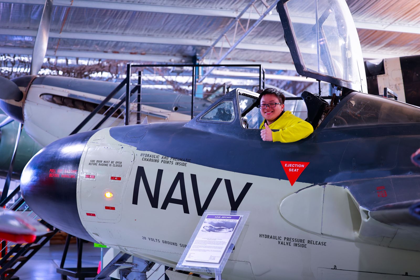 Không gian khoang lái của máy bay được sử dụng trong lực lượng hải quân Hoàng gia Úc …