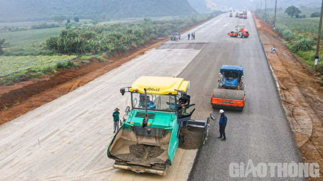 Kết quả giải ngân vốn đầu tư công của Bộ GTVT tiếp tục cao hơn mức bình quân chung của cả nước. (Ảnh minh họa: Tạ Hải)