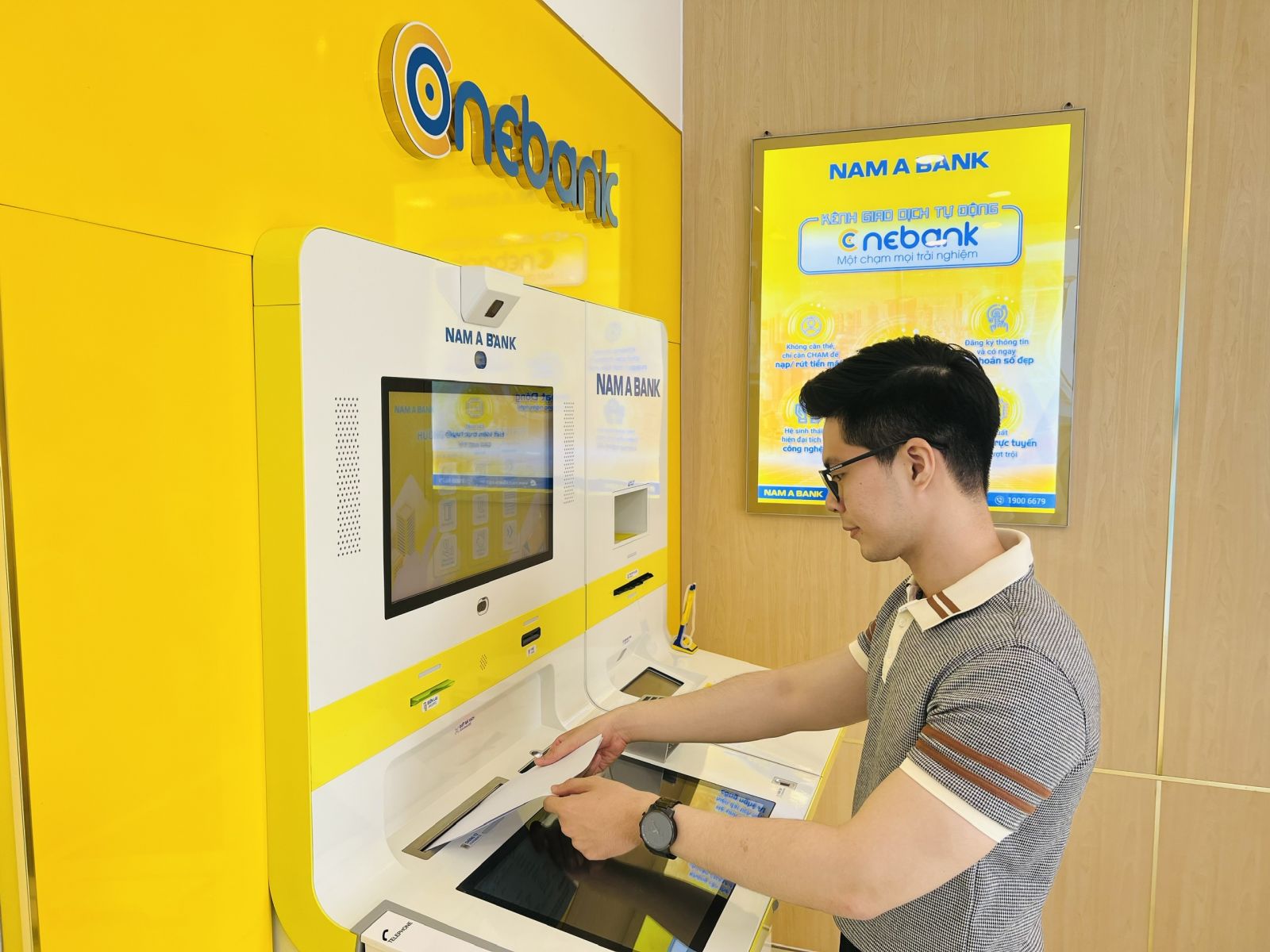 ONEBANK là một trong những điểm sáng về công nghệ của Nam A Bank.