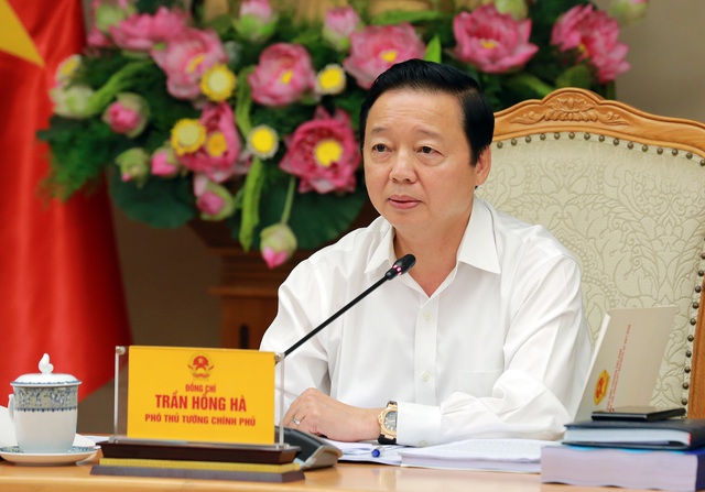 Phó Thủ tướng Trần Hồng Hà: Tạo quỹ đất phát triển các khu đô thị, tái định cư, các công trình hạ tầng giao thông theo các hướng tuyến giao thông. (Ảnh: VGP/Minh Khôi)