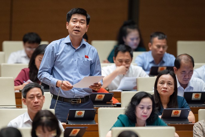 Đại biểu Quốc hội Lê Thanh Hoàn đề nghị Quốc hội giám sát toàn diện về chính sách phát triển nhà ở xã hội. (Ảnh: Phạm Thắng)