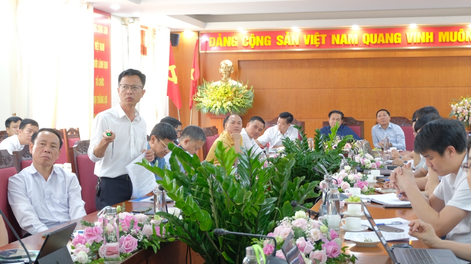 Trưởng phòng Quản lý đô thị huyện Sóc Sơn Nguyễn Xuân Thắng chia sẻ tại hội nghị.