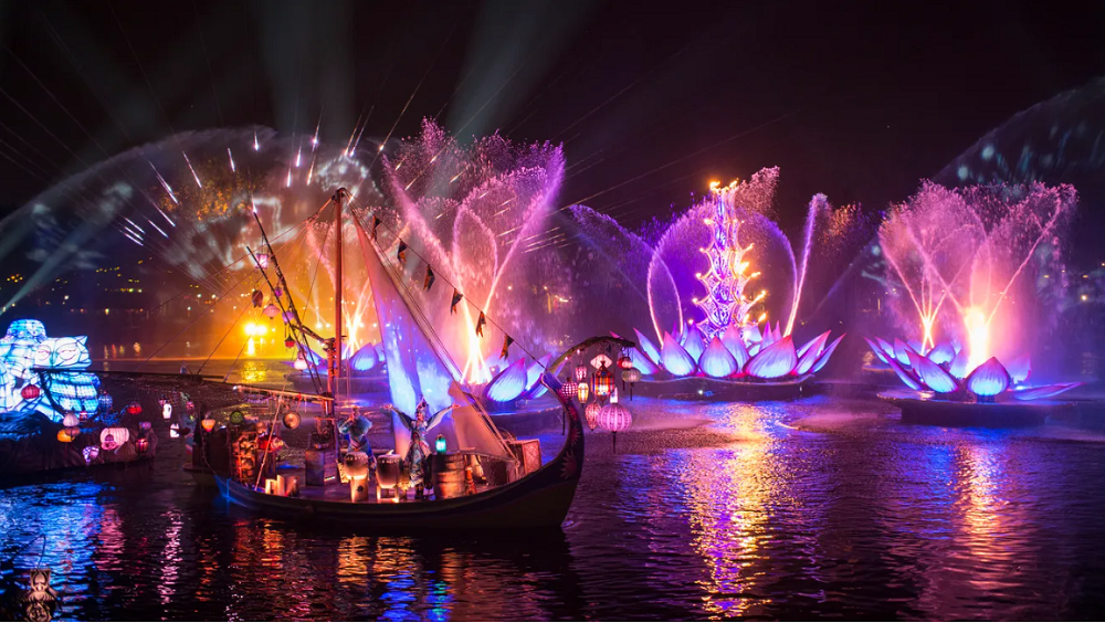 Show diễn The Grand Voyage trên sông là bữa tiệc nghệ thuật - âm thanh - ánh sáng đẳng cấp mà du khách nhất định ghé thăm khi tới Hà Nội.