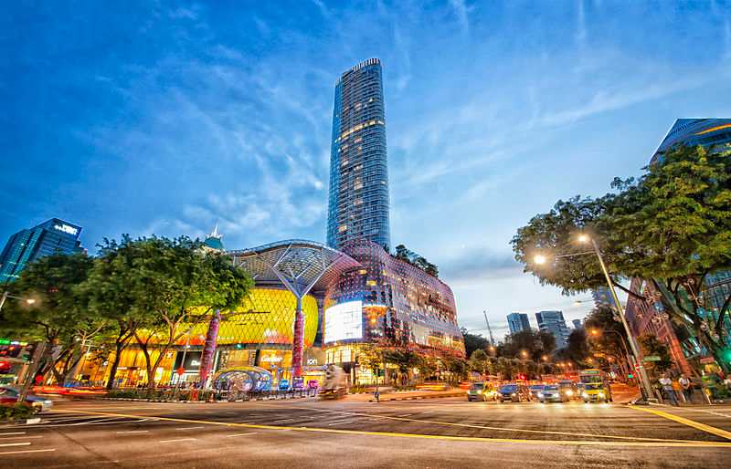 Orchard Road giúp Singapore thu hút 7 triệu lượt khách du lịch mỗi năm.