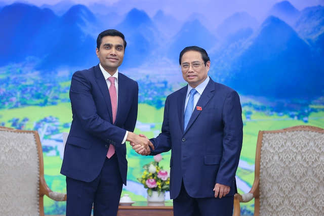 Thủ tướng Phạm Minh Chính tiếp ông Karan Adani, Tổng Giám đốc Công ty Cảng và Đặc khu kinh tế, thuộc Tập đoàn Adani. (Ảnh: VGP/Nhật Bắc)