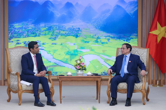 Thủ tướng khẳng định Chính phủ Việt Nam sẵn sàng tạo điều kiện thuận lợi để Tập đoàn Adani tiếp tục nghiên cứu các dự án đầu tư khác tại Việt Nam. (Ảnh: VGP/Nhật Bắc)