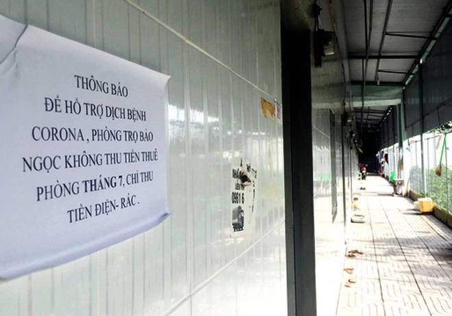 Chủ khu nhà trọ Bảo Ngọc (ấp 3, xã Long Thọ, huyện Nhơn Trạch, Đồng Nai) đã quyết định miễn tiền phòng trong tháng 7 (1,1 triệu đồng) để chia sẻ khó khăn với người lao động trong dịch bệnh (Ảnh: VGP).