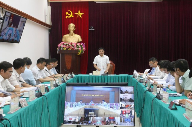 Bộ trưởng Bộ GTVT Nguyễn Văn Thắng chủ trì họp trực tuyến kiểm điểm tiến độ giải ngân với các Ban QLDA, Sở GTVT các địa phương ngày 28/6. (Ảnh: Bộ GTVT)