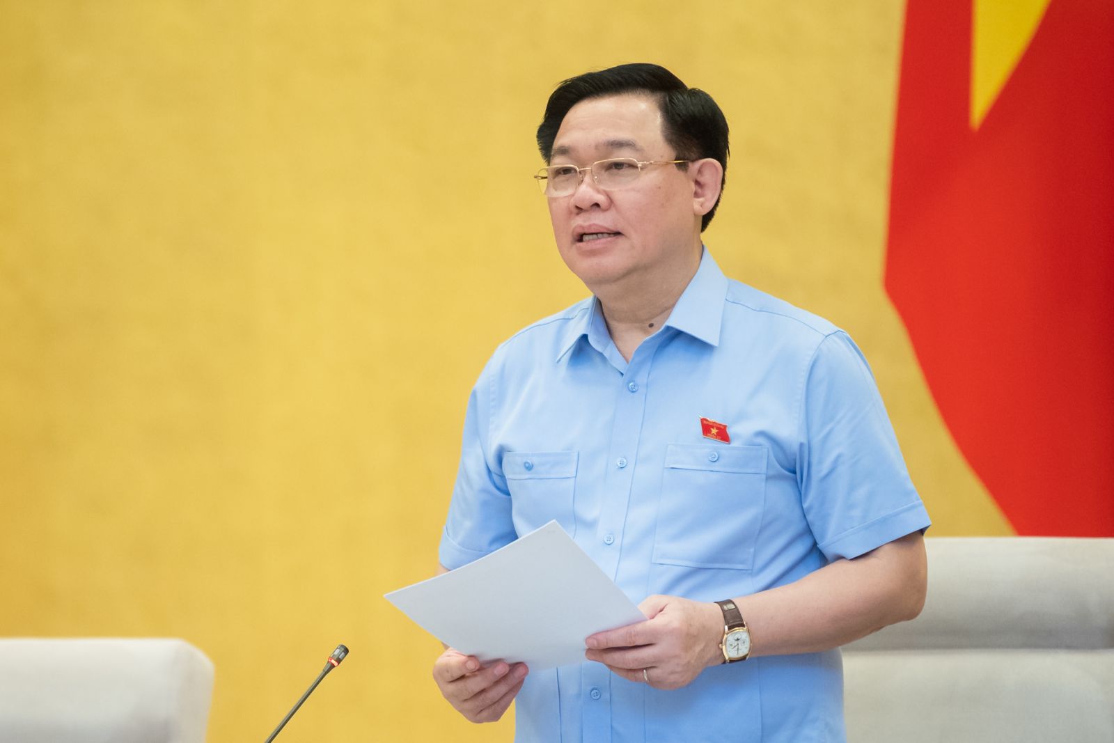 Chủ tịch Quốc hội Vương Đình Huệ chủ trì các phiên họp của Ủy ban Thường vụ Quốc hội.
