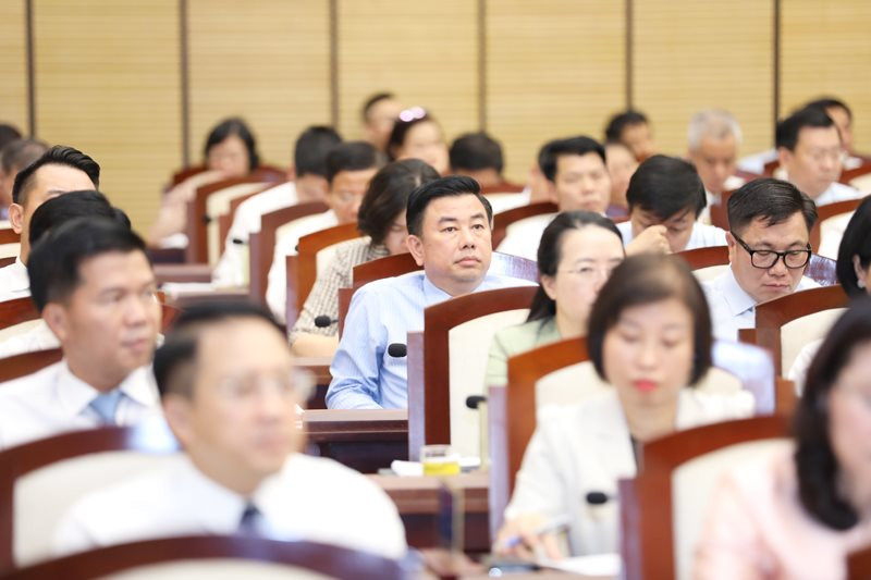 Các đại biểu HĐND thành phố Hà Nội dự phiên chất vấn.