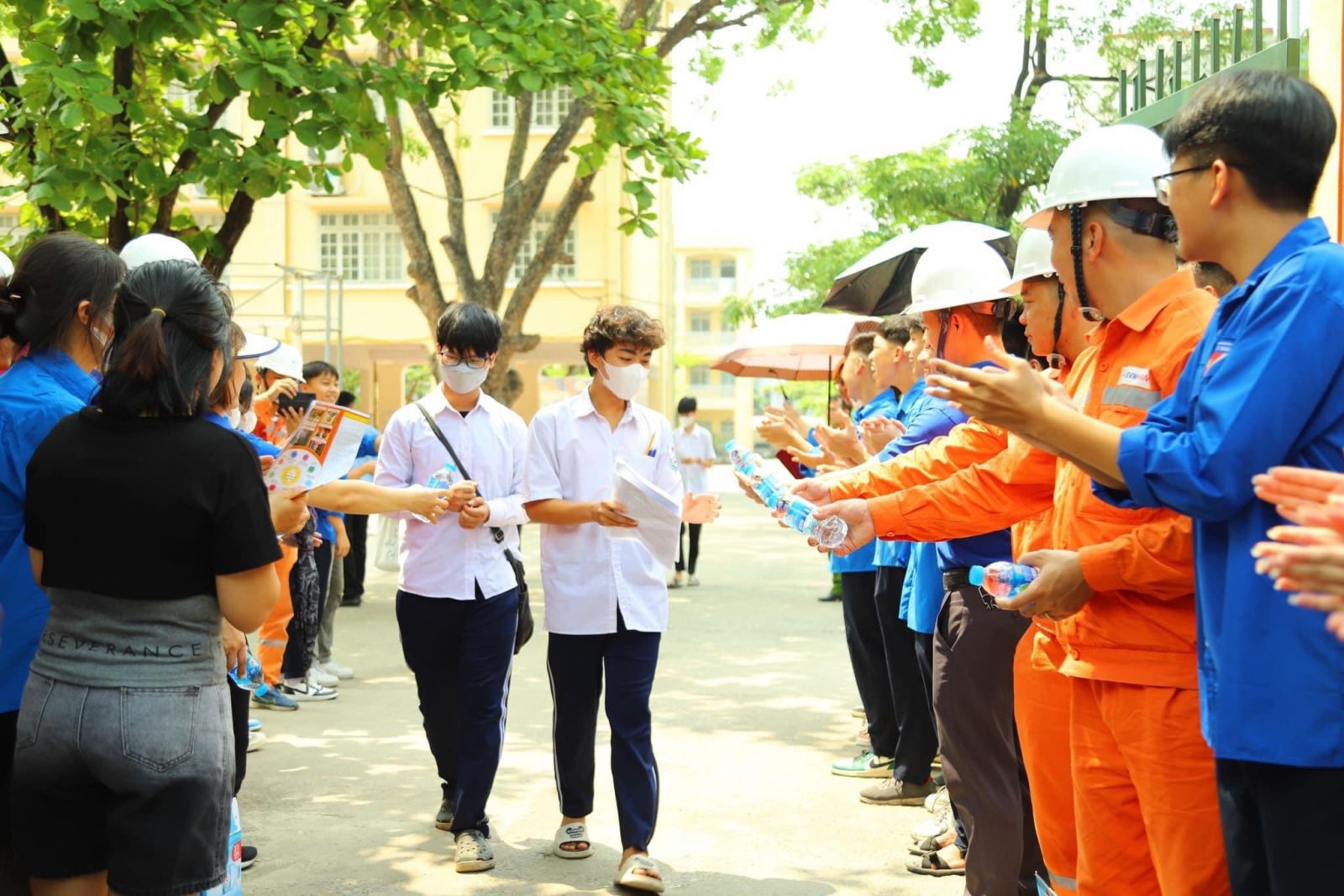 Kỳ thi vào lớp 10 năm học 2023 - 2024 tại Hà Nội diễn ra thành công.
