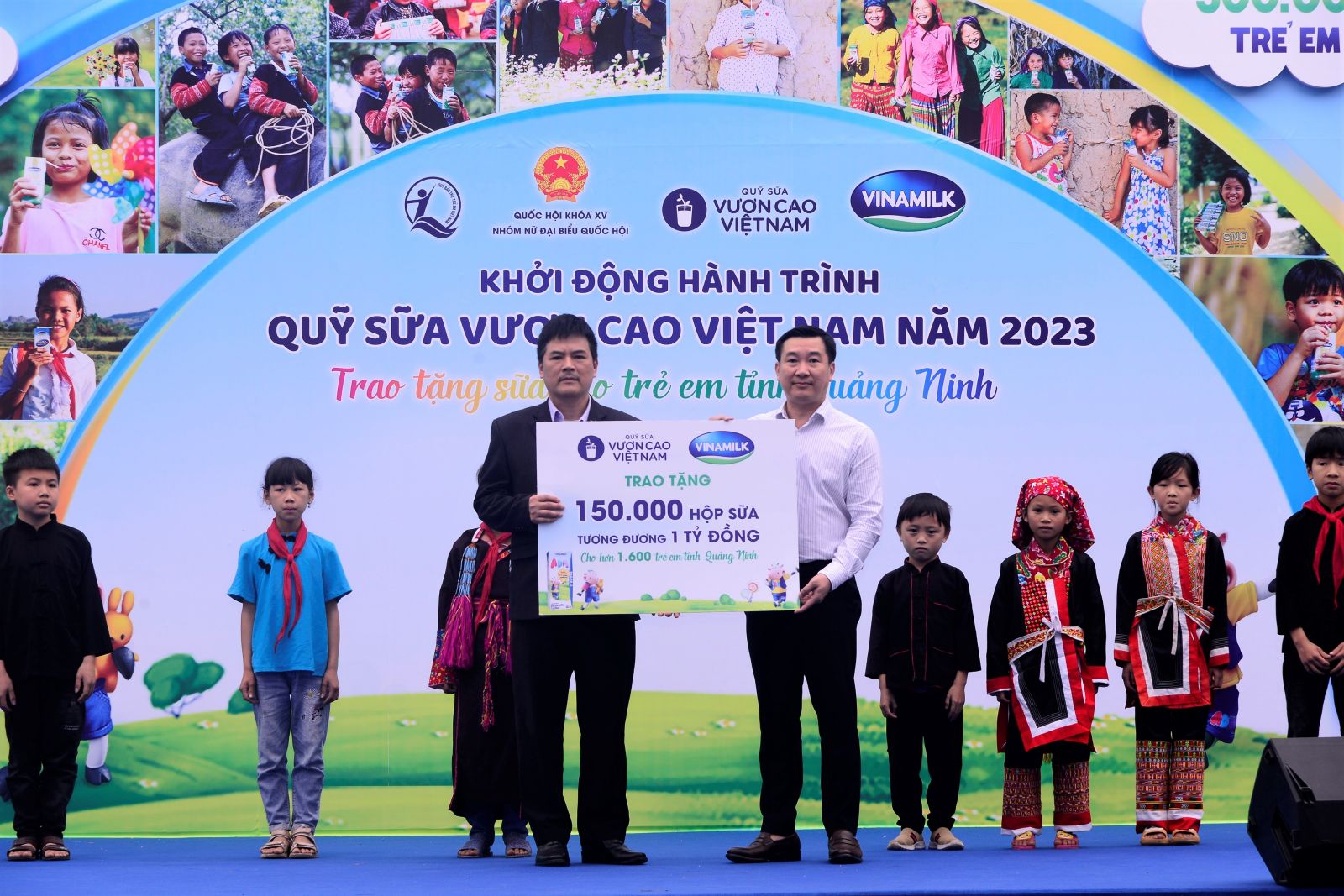Năm nay, trẻ em có hoàn cảnh đặc biệt tại Quảng Ninh sẽ được nhận 150.000 hộp sữa trị giá 1 tỷ đồng từ Quỹ sữa Vươn cao Việt Nam.
