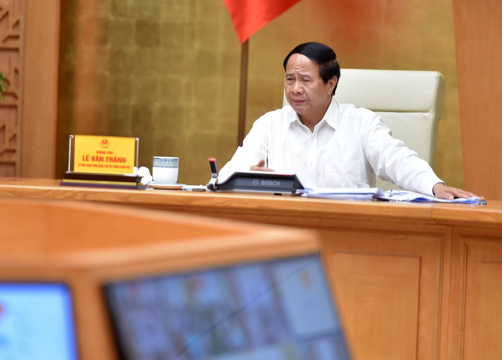 Phó Thủ tướng Lê Văn Thành: Phục hồi sản xuất nhưng tránh để xảy ra ổ dịch trong khu công nghiệp