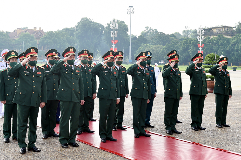 Đoàn Quân ủy Trung ương và Bộ Quốc phòng viếng Chủ tịch Hồ Chí Minh