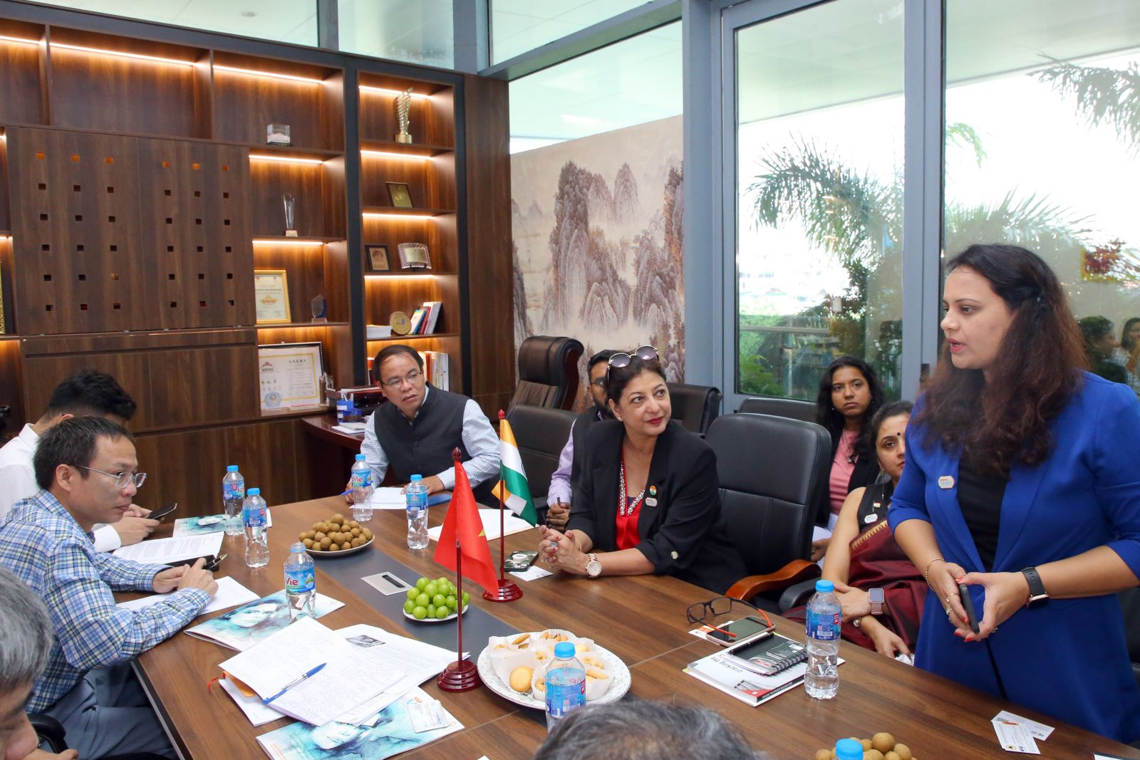 Lãnh đạo VNREA tiếp Đoàn nữ cán bộ và doanh nhân từ Hội đồng Phát triển Bất động sản Quốc Gia Ấn Độ (NAREDCO)- Ảnh 17.
