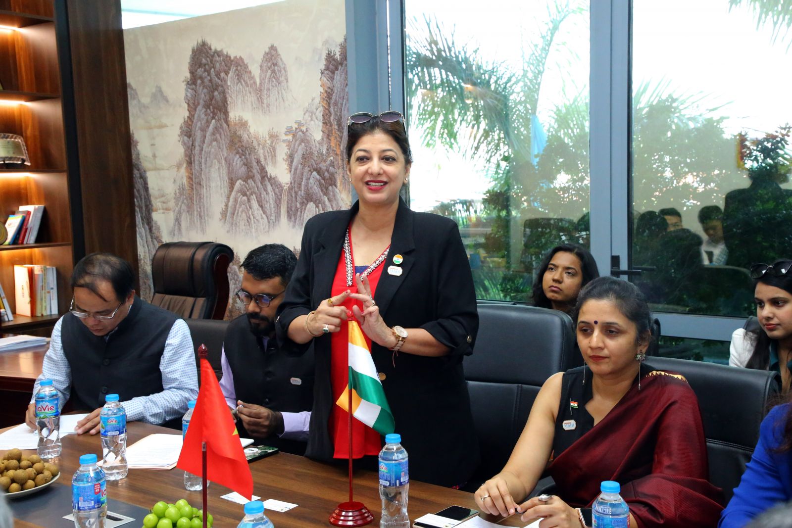 Lãnh đạo VNREA tiếp Đoàn nữ cán bộ và doanh nhân từ Hội đồng Phát triển Bất động sản Quốc Gia Ấn Độ (NAREDCO)- Ảnh 4.