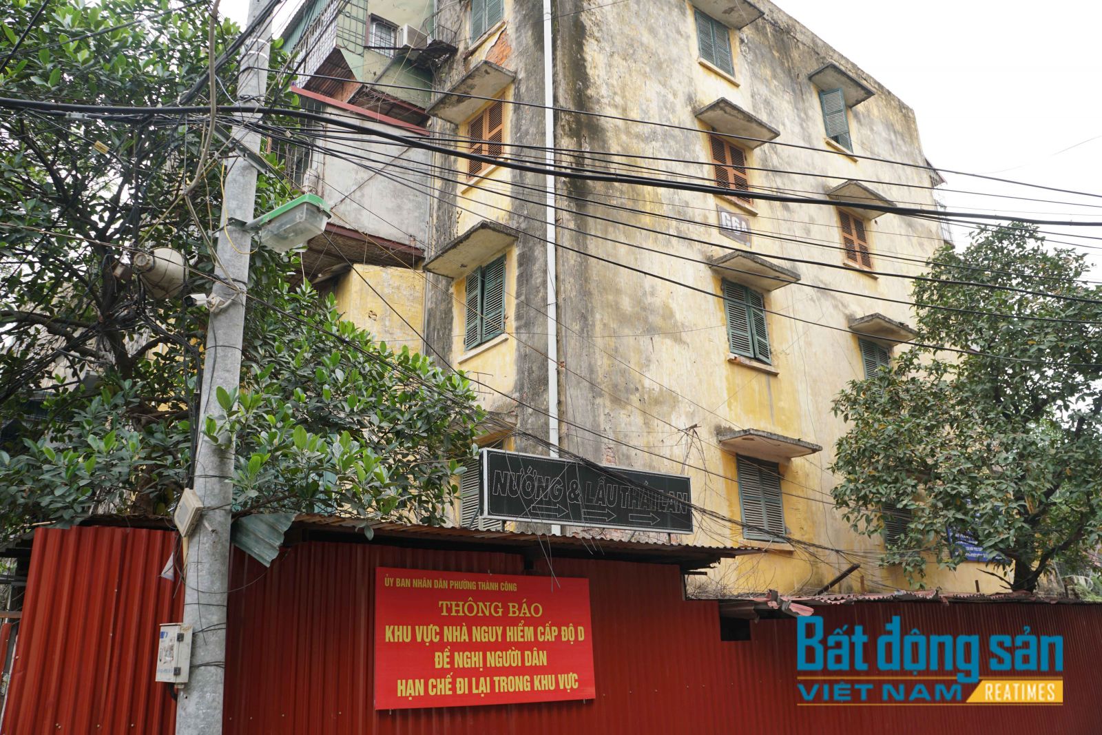 Reatimes, Tùng Dương, Nhà G6A Thành Công, quây tôn nhà G6A, cải tạo chung cư cũ Hà Nội