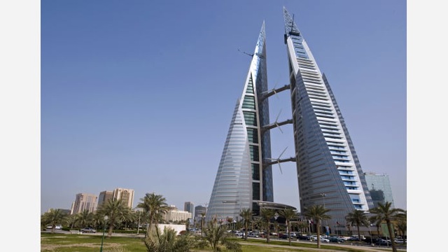 Hai tòa tháp đôi World Trade Center tại Manama, thủ đô Bahrain, tận dụng tối đa năng lượng gió. Ảnh: Getty Images