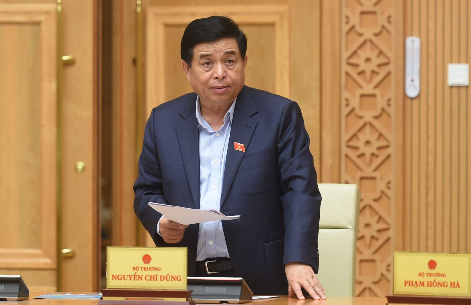 Bộ trưởng Bộ Kế hoạch và Đầu tư Nguyễn Chí Dũng phát biểu tại phiên họp Chính phủ ngày 31/3.