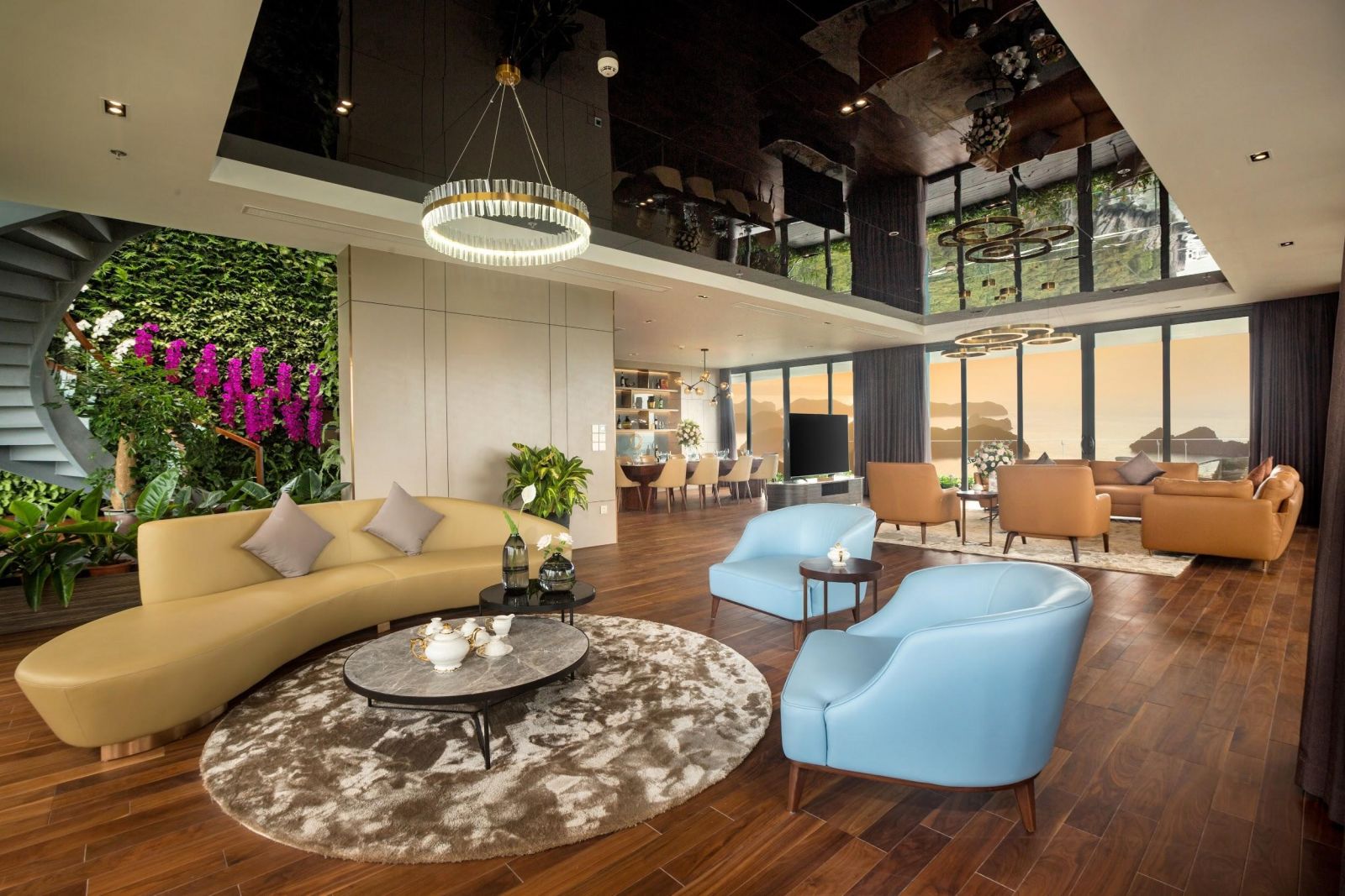 Với lối kiến trúc rừng xanh trên cao huyền thoại, Flamingo Holding Group được ví như người nghệ sĩ của bất động sản nghỉ dưỡng Việt Nam