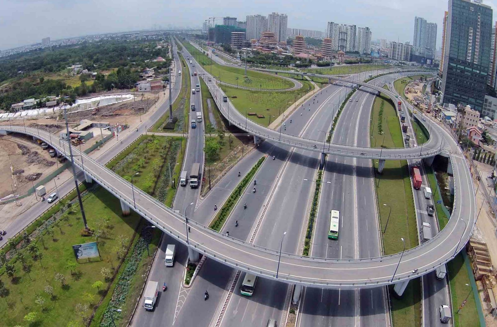 Hạ tầng giao thông phát triển mạnh tạo động lực thu hút nhà đầu tư đổ về phía Đông TP.HCM