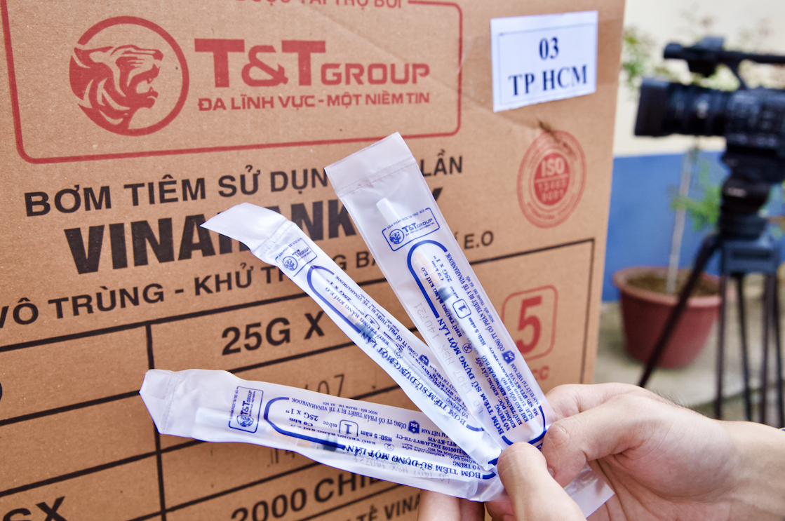 Trong 2 ngày 31/8 và 1/9, Tập đoàn T&T Group đã bàn giao cho Bộ Y tế 8,5 triệu bơm kim tiêm nhằm phục vụ cho chiến dịch tiêm chủng quốc gia phòng COVID-19.